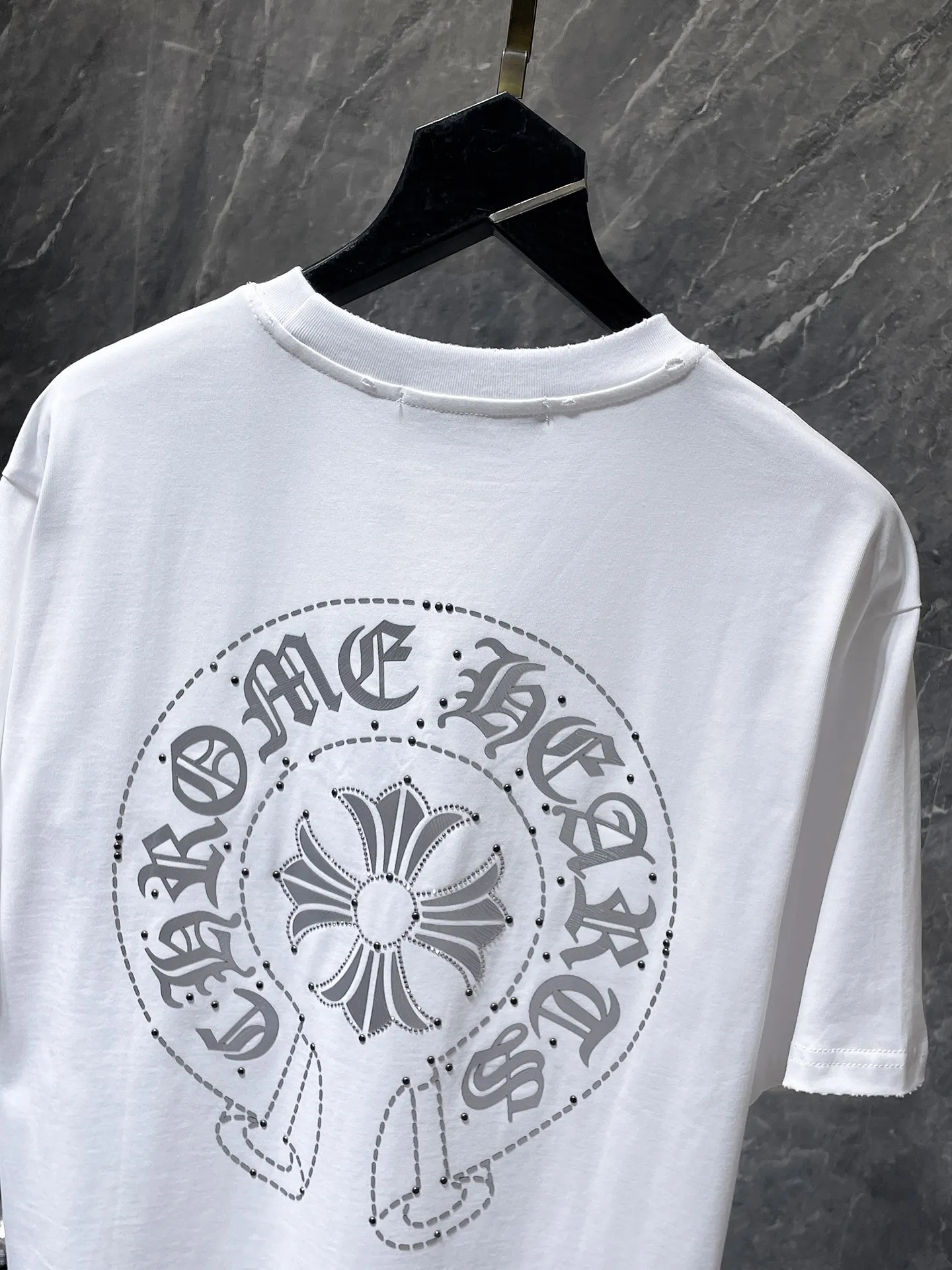 P170 New for summer Chrome Hearts 25ss Engraved film hot diamond version High gram weight environmentally friendly high-quality top fabric 280g Heavy hot diamond horseshoe Sanskrit letter cross short sleeves counter synchronization 1:1 replica version Recommended color: black white Size: S, M, L, XL